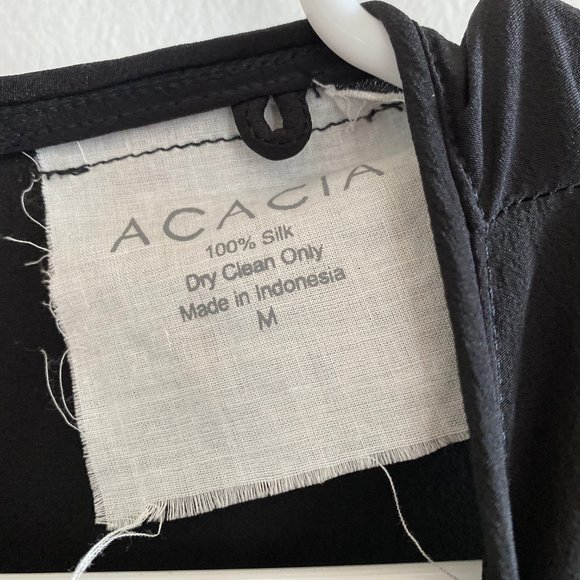 RARE ACACIA MANU DRESS IN BLACK SILK Size MEDIUM - Picture 3 of 4